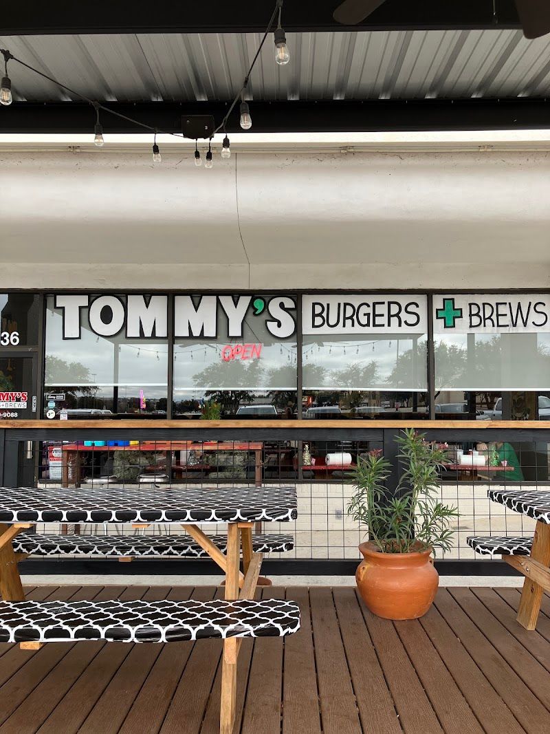 Tommys Burgers + Brews