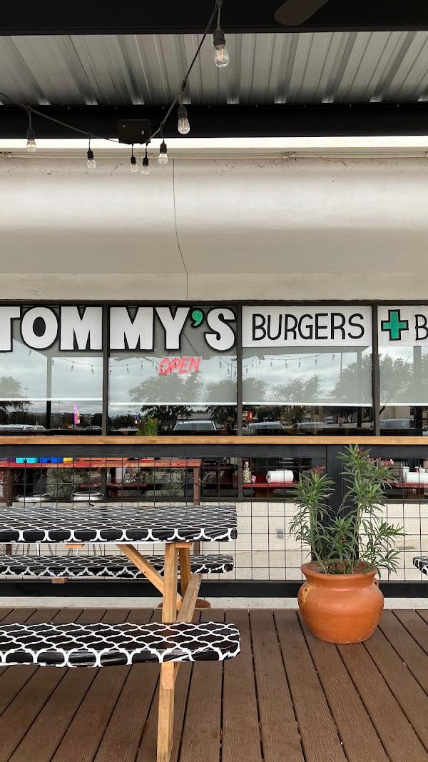 Tommys Burgers + Brews