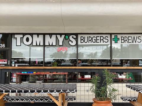 Tommys Burgers + Brews